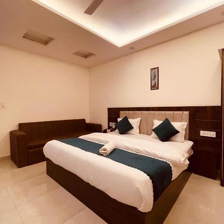 Hotel Rudra Residency Near Railway Station Mathura Kültér fotó