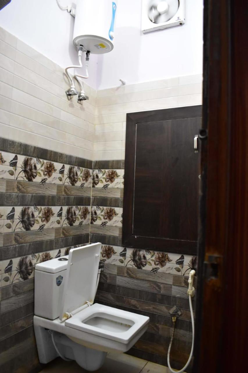 Hotel Rudra Residency Near Railway Station Mathura Kültér fotó