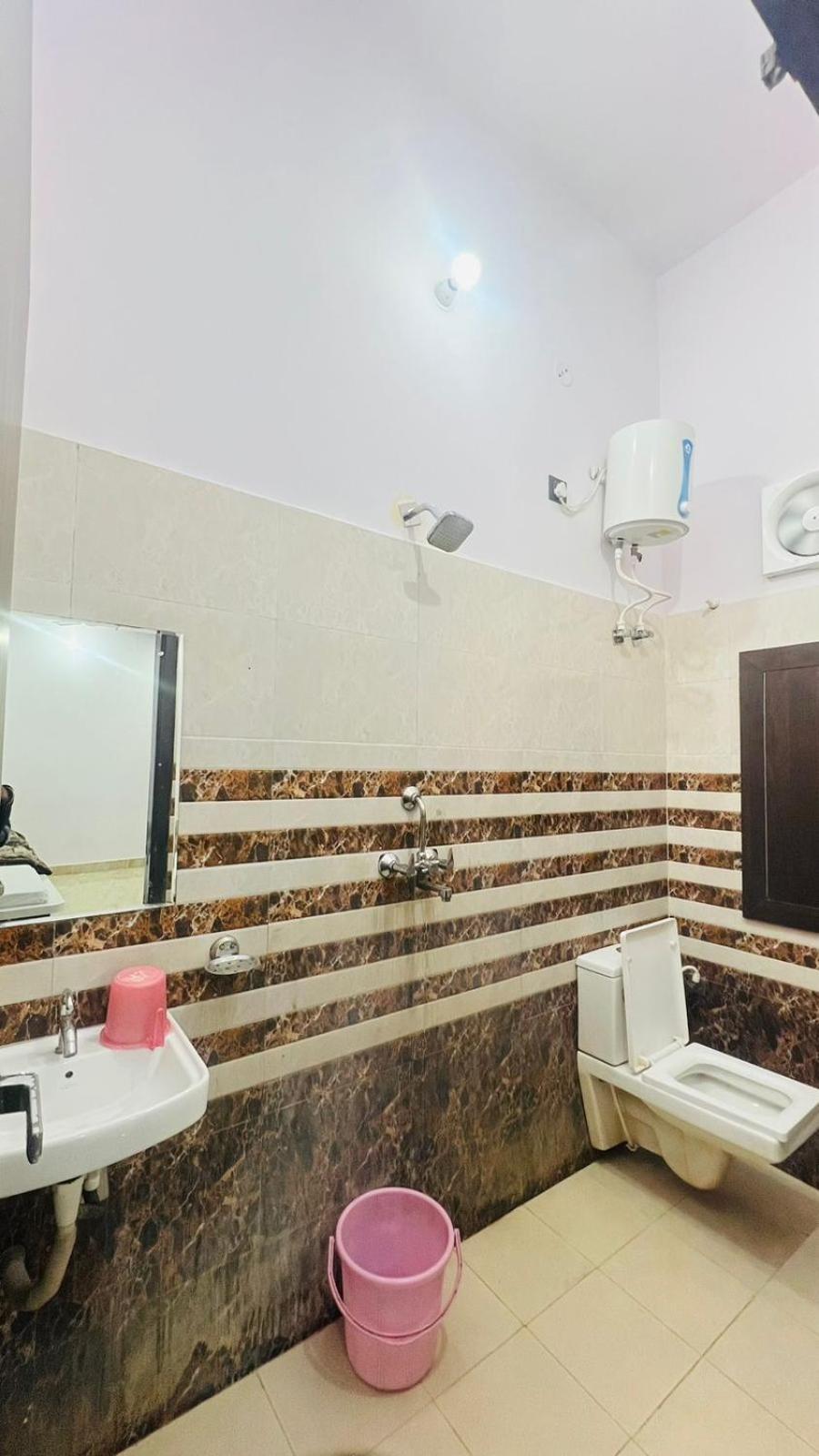 Hotel Rudra Residency Near Railway Station Mathura Kültér fotó