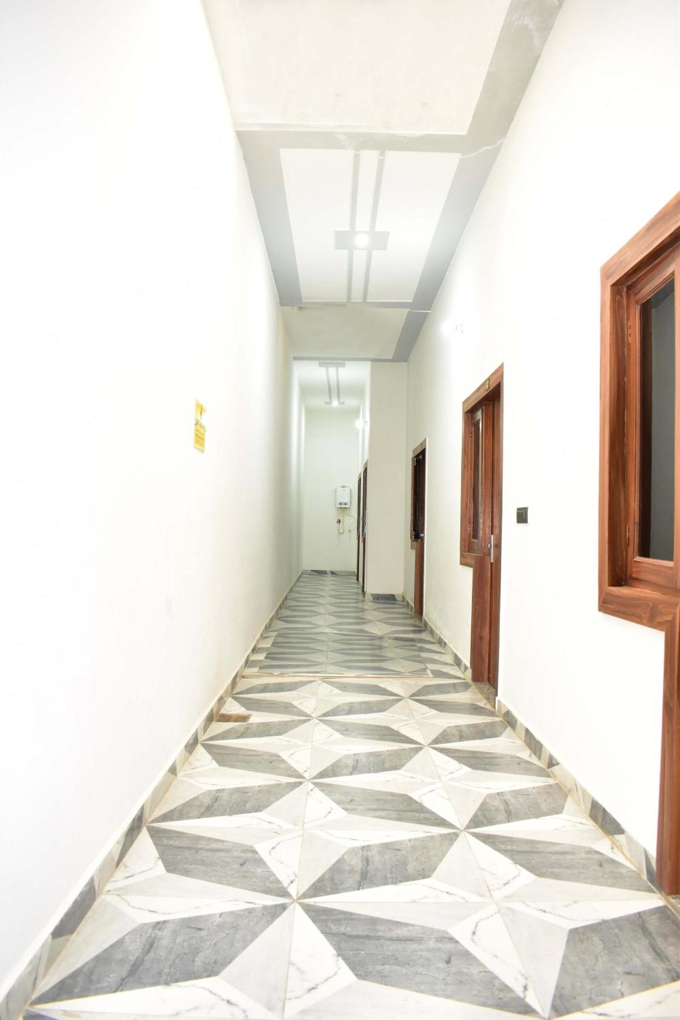 Hotel Rudra Residency Near Railway Station Mathura Kültér fotó
