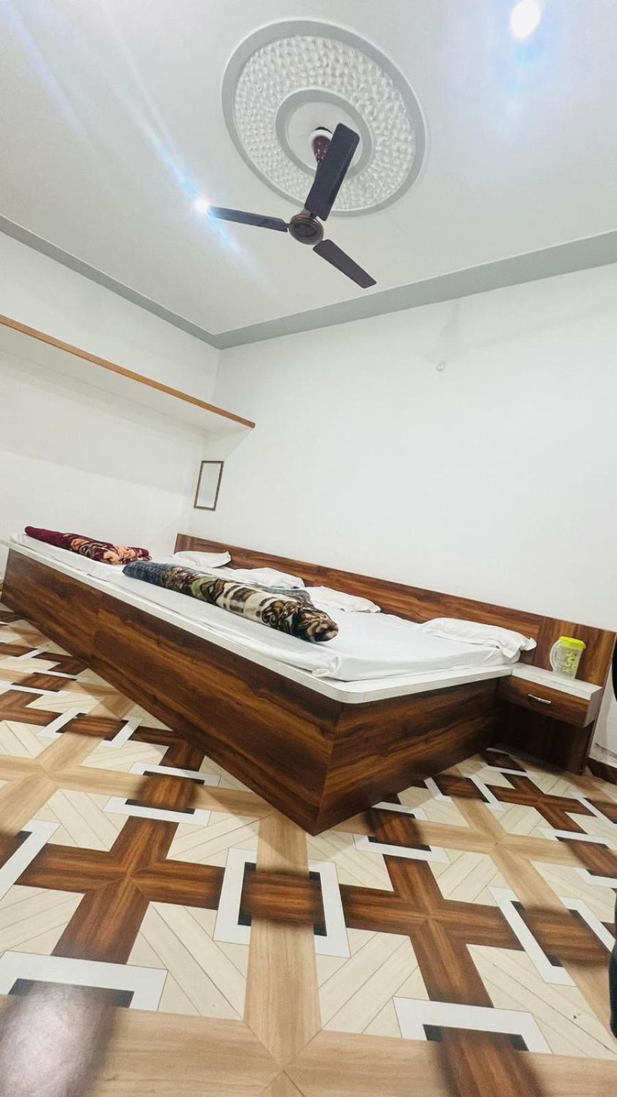 Hotel Rudra Residency Near Railway Station Mathura Kültér fotó