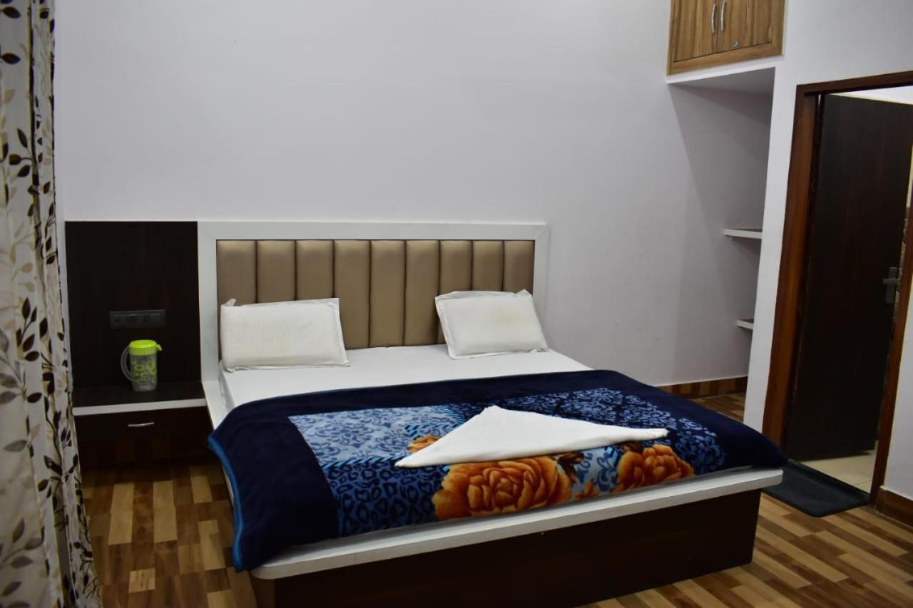 Hotel Rudra Residency Near Railway Station Mathura Kültér fotó
